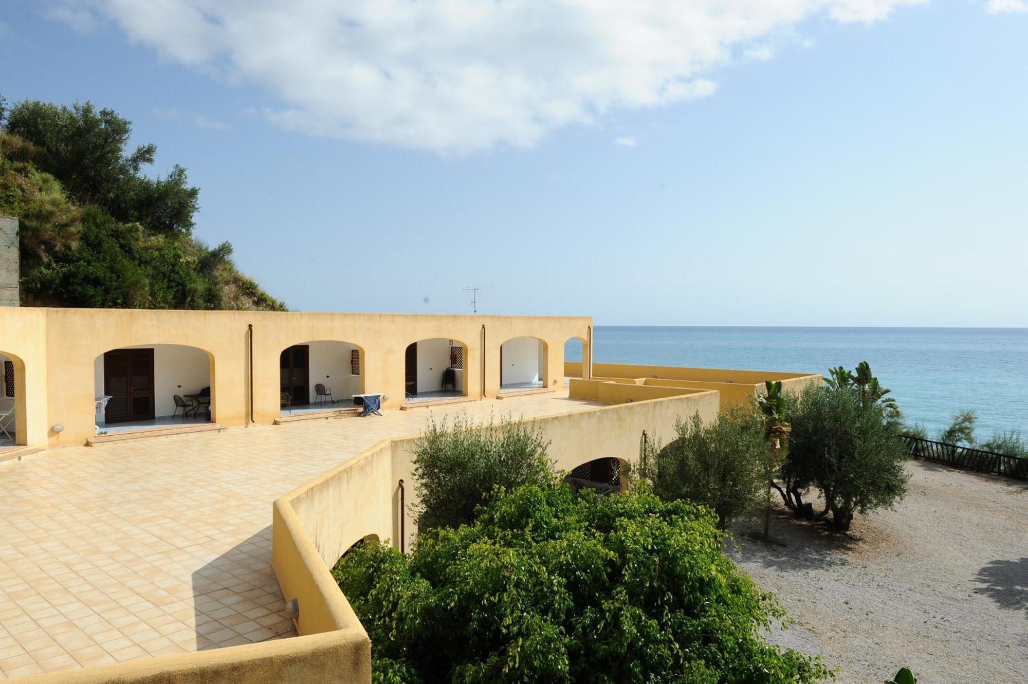 Villaggio La Maree Pisciotta Exterior photo